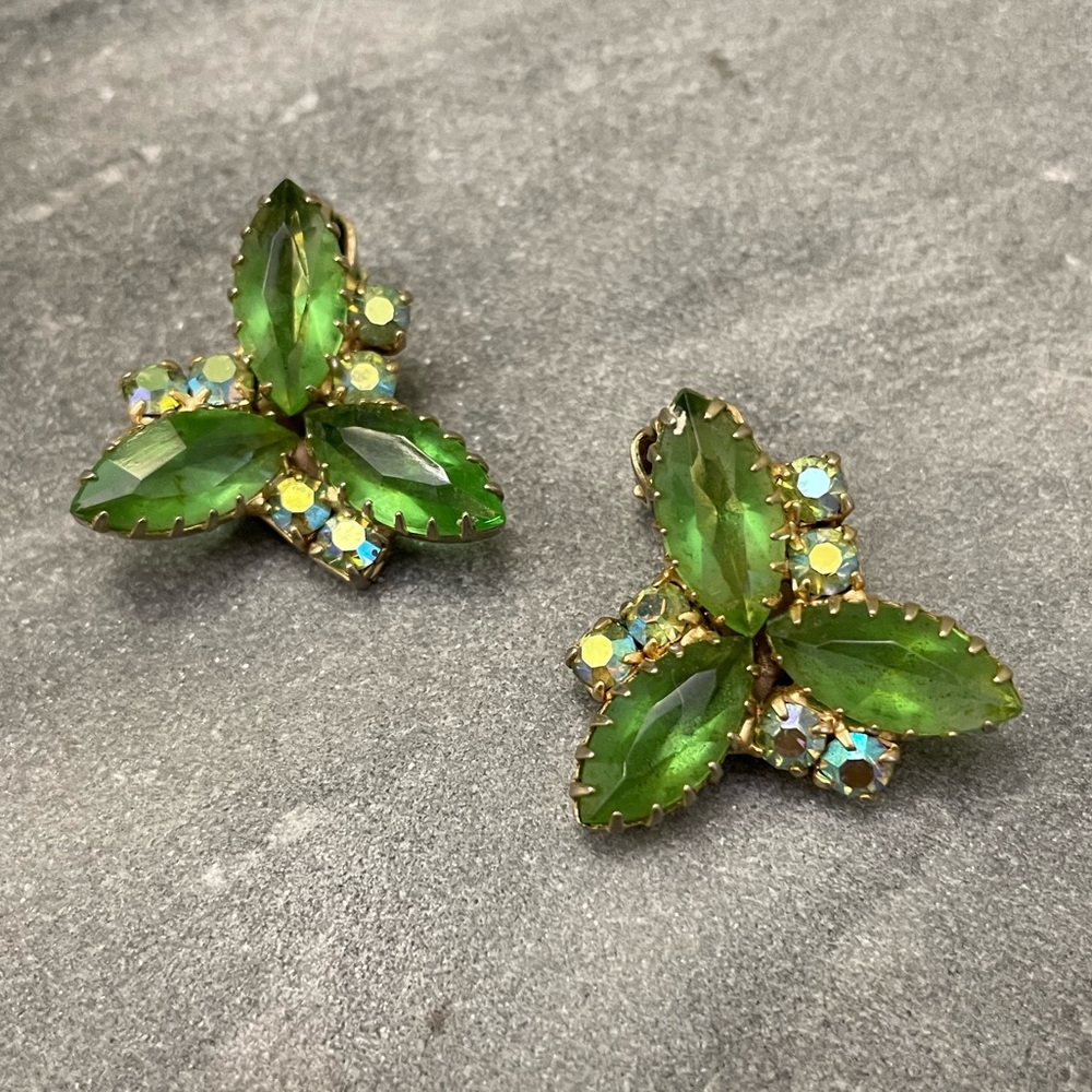 Vintage Green Crystal Gold Clip On Earrings - Picture 3 of 9